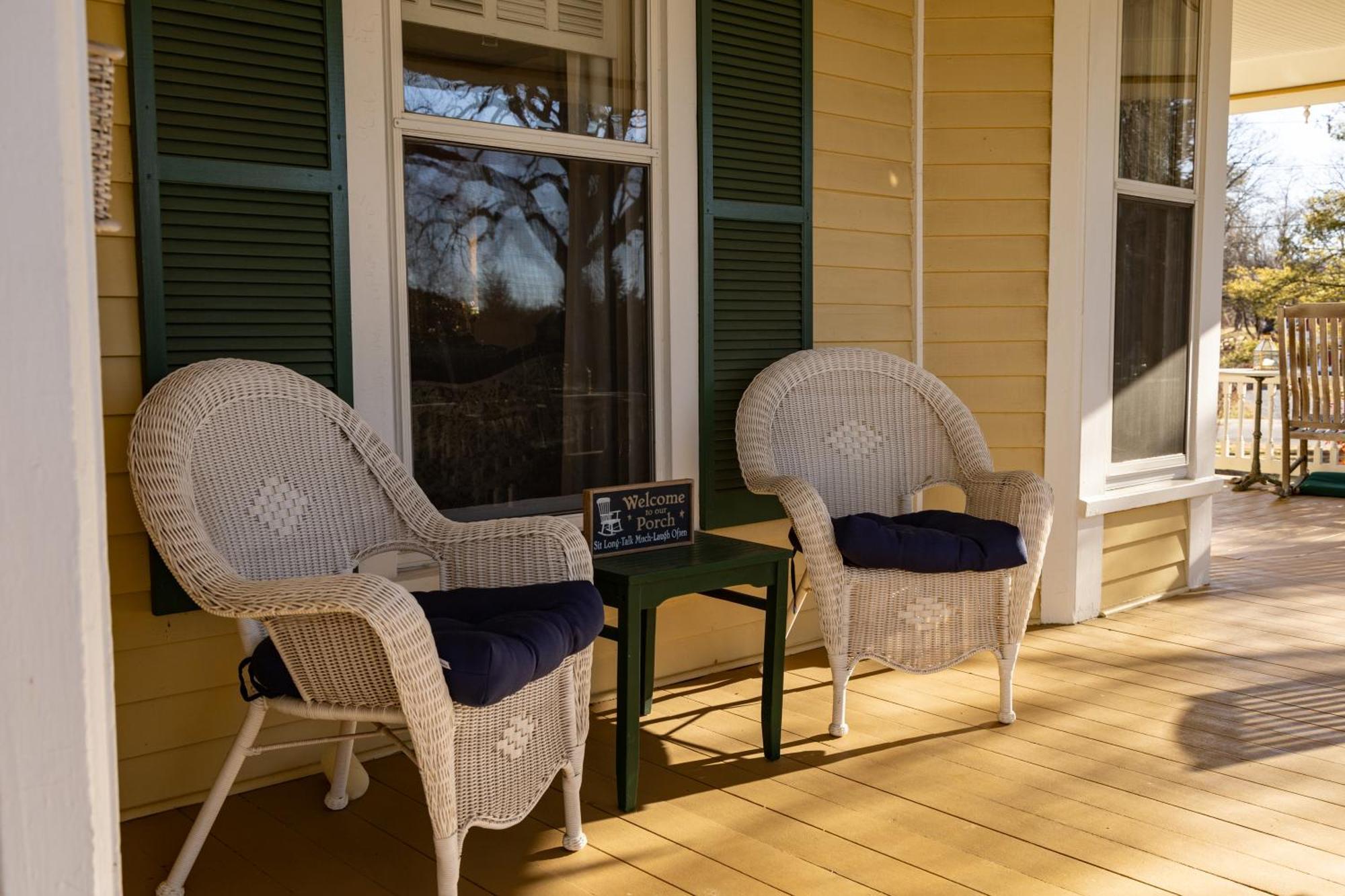כריסטיאנסבורג The Oaks Victorian Inn מראה חיצוני תמונה