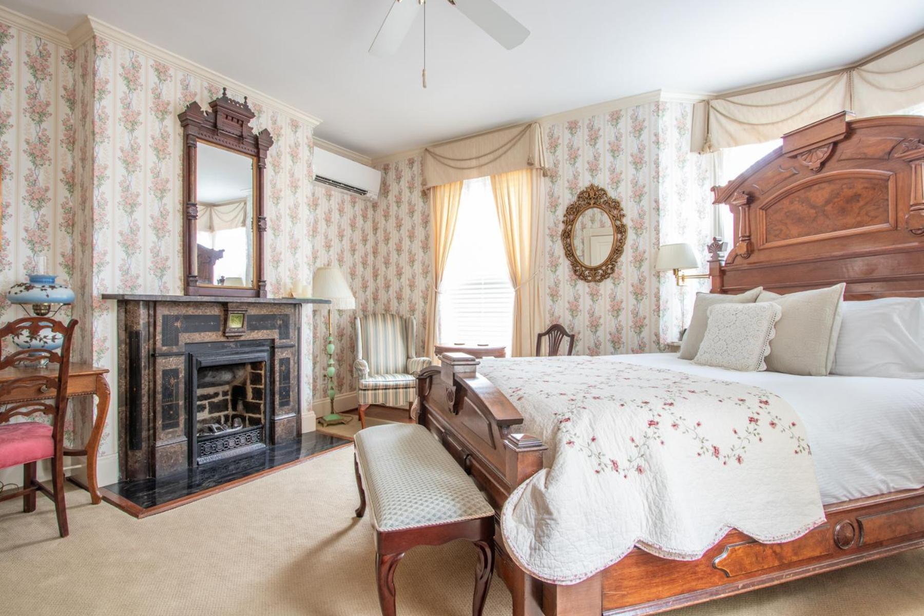 כריסטיאנסבורג The Oaks Victorian Inn מראה חיצוני תמונה