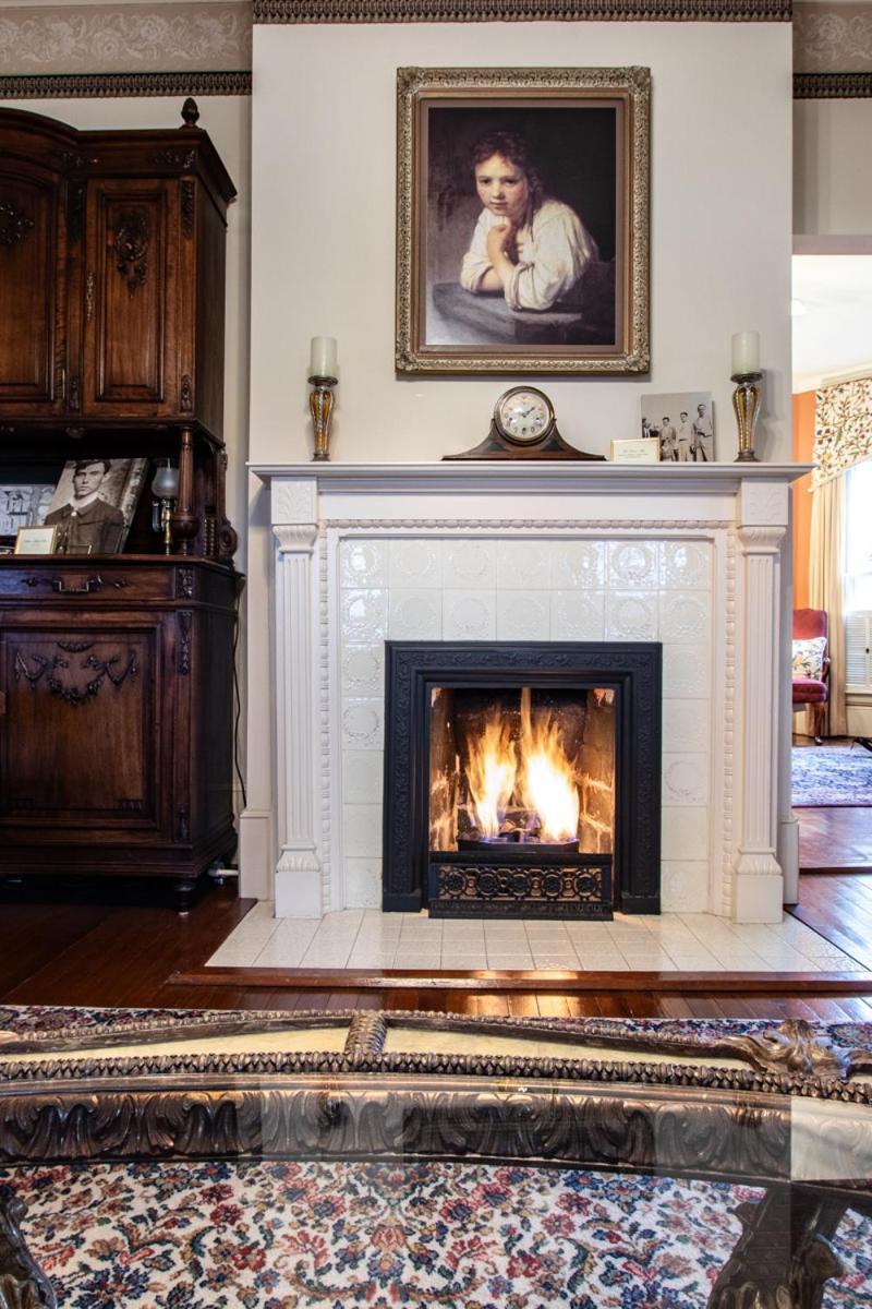 כריסטיאנסבורג The Oaks Victorian Inn מראה חיצוני תמונה