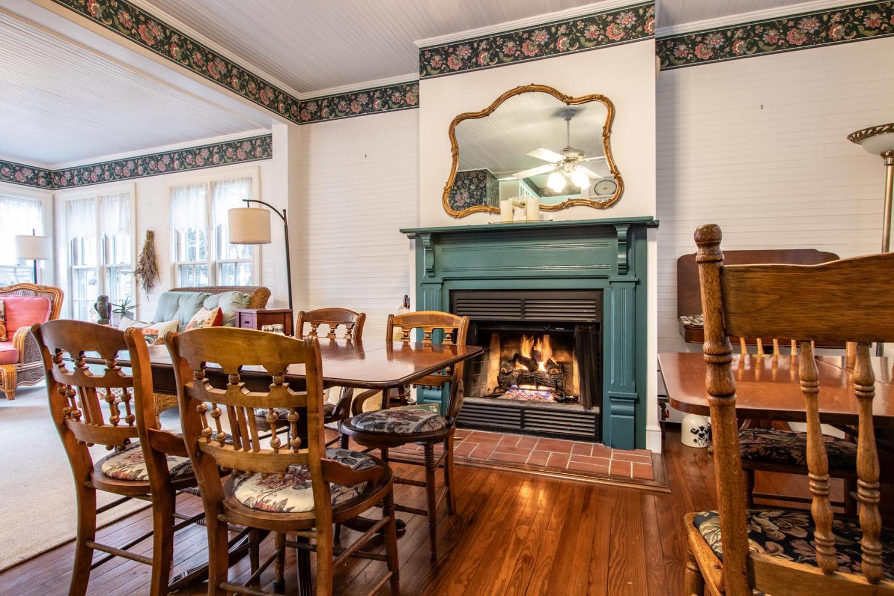 כריסטיאנסבורג The Oaks Victorian Inn מראה חיצוני תמונה