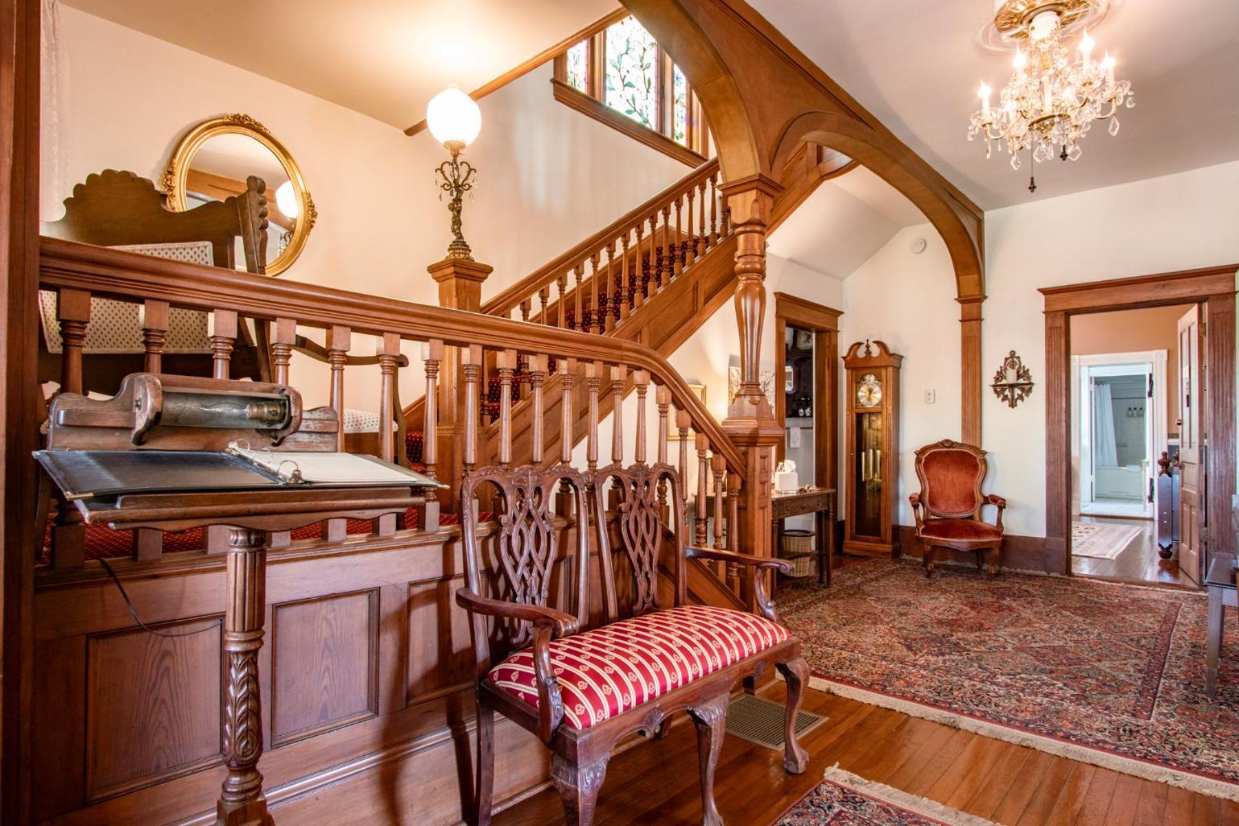 כריסטיאנסבורג The Oaks Victorian Inn מראה חיצוני תמונה