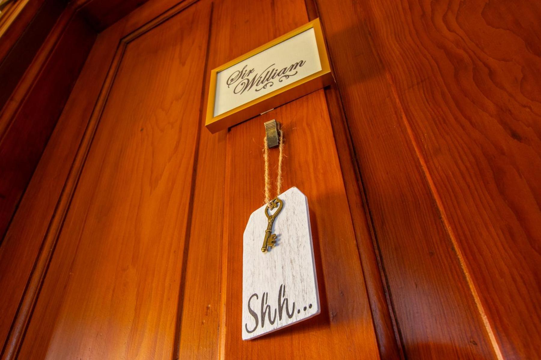 כריסטיאנסבורג The Oaks Victorian Inn מראה חיצוני תמונה