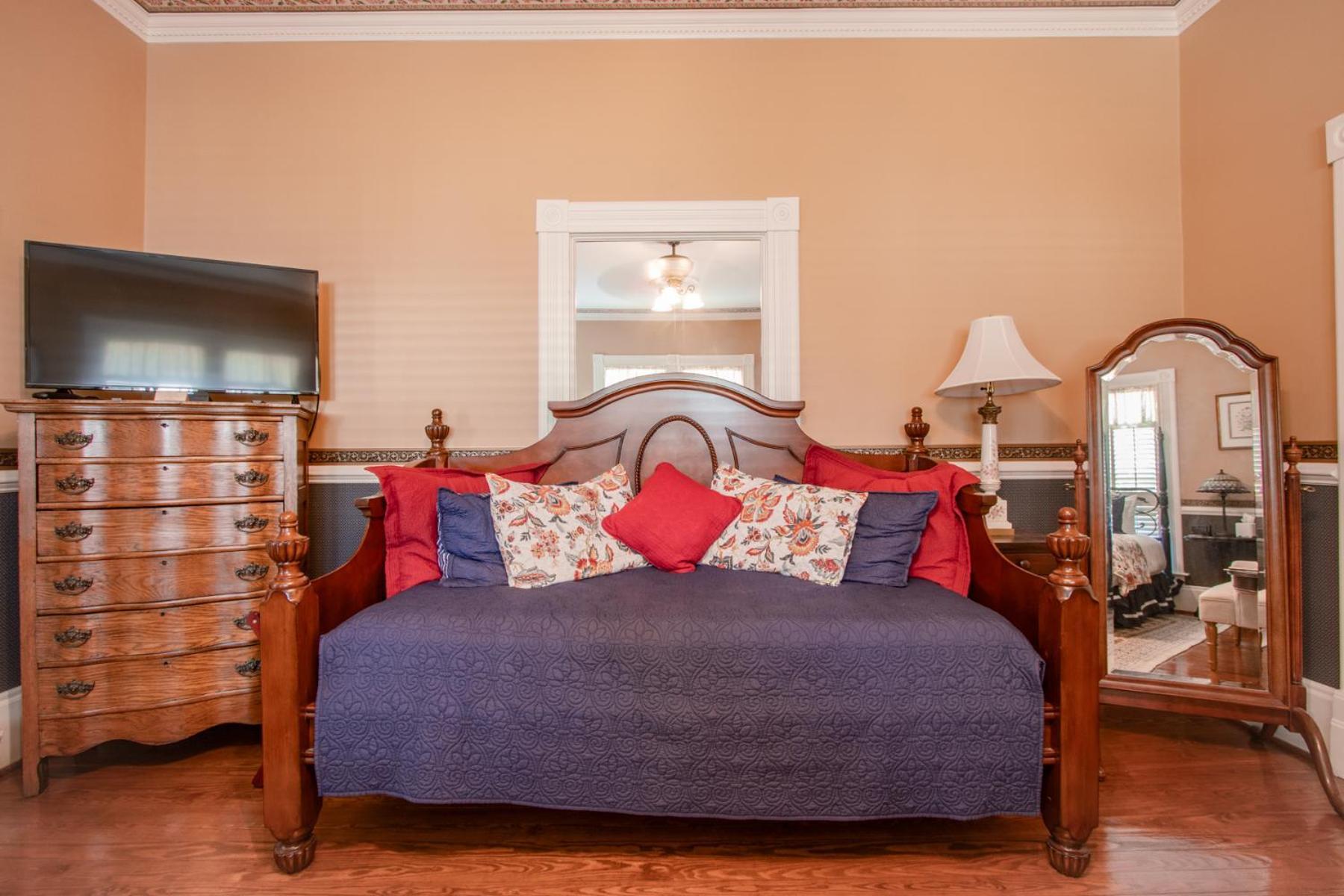 כריסטיאנסבורג The Oaks Victorian Inn מראה חיצוני תמונה