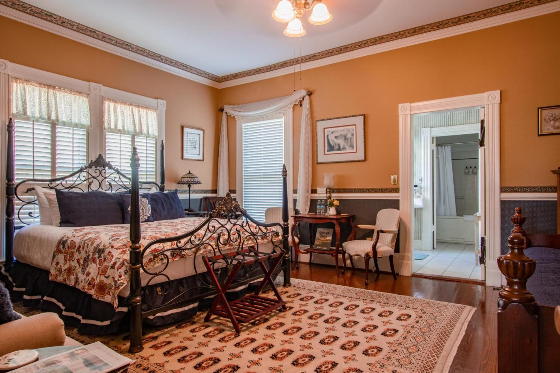 כריסטיאנסבורג The Oaks Victorian Inn מראה חיצוני תמונה