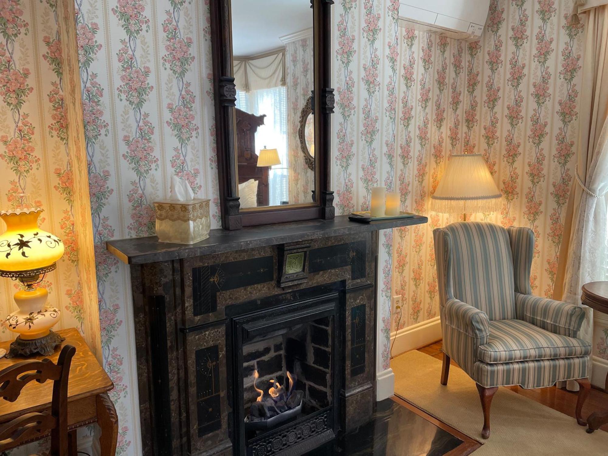 כריסטיאנסבורג The Oaks Victorian Inn מראה חיצוני תמונה